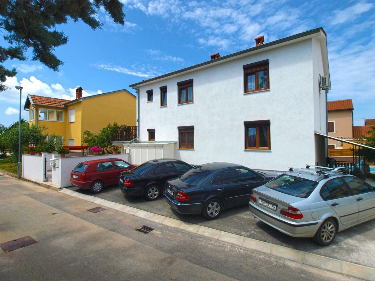 Apartments Mirko 647 Pula Exteriér fotografie